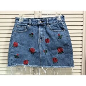 Pacsun Denim Mini Skirt Size 26 Pockets Embroidered Roses‎ Zip/Button Y2K